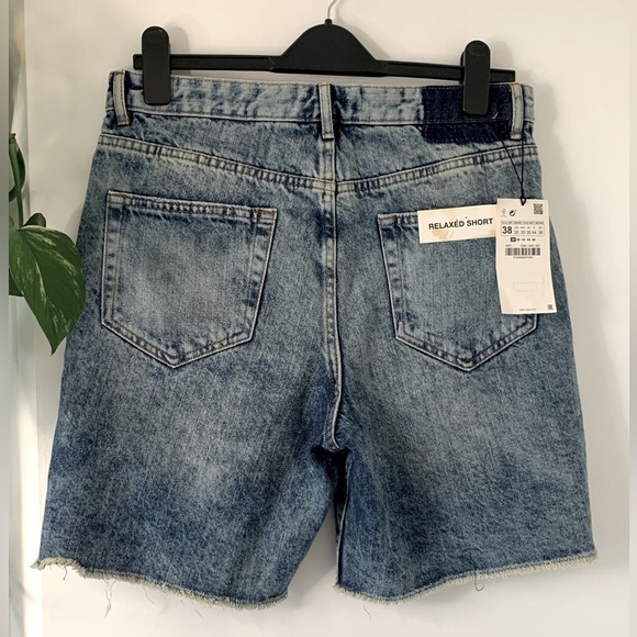 Zara Blue Distressed Denim Shorts for women - Picture 2 of 4